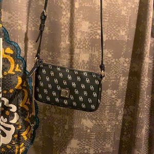 Small Dooney an Bourke crossbody bag